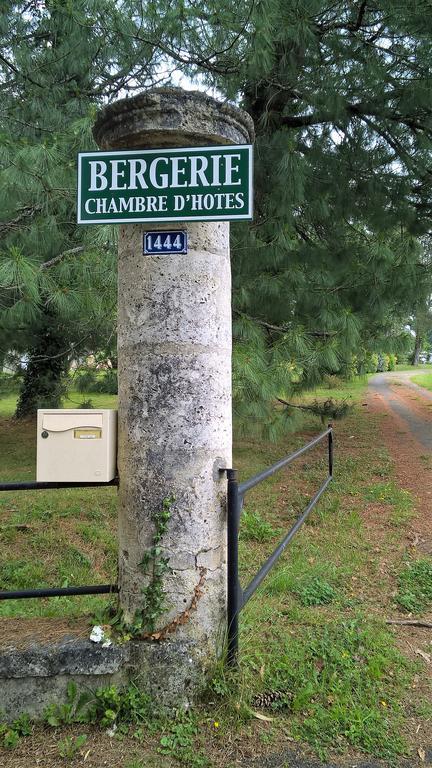Castel La Bergerie Panzió Laglorieuse Kültér fotó